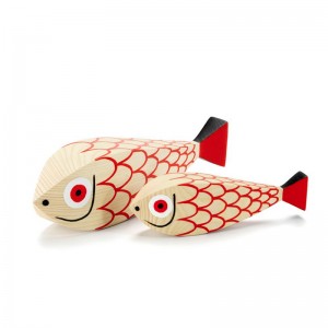 Wooden doll Mother Fish and child en Moises Showroom
