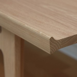 Mesa 500 Table roble de Finn Juhl en Moises Showroom