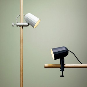 Lámpara Noc Clip Lamp de HAY en Moises Showroom