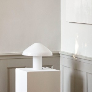 Lámpara Pao Glass table lamp de HAY en Moises Showroom