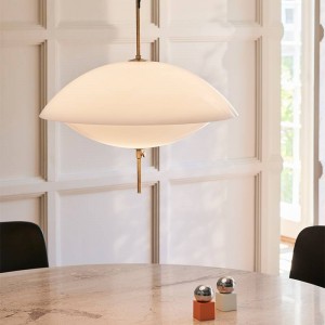 Lámpara Clam de Fritz Hansen en Moises Showroom