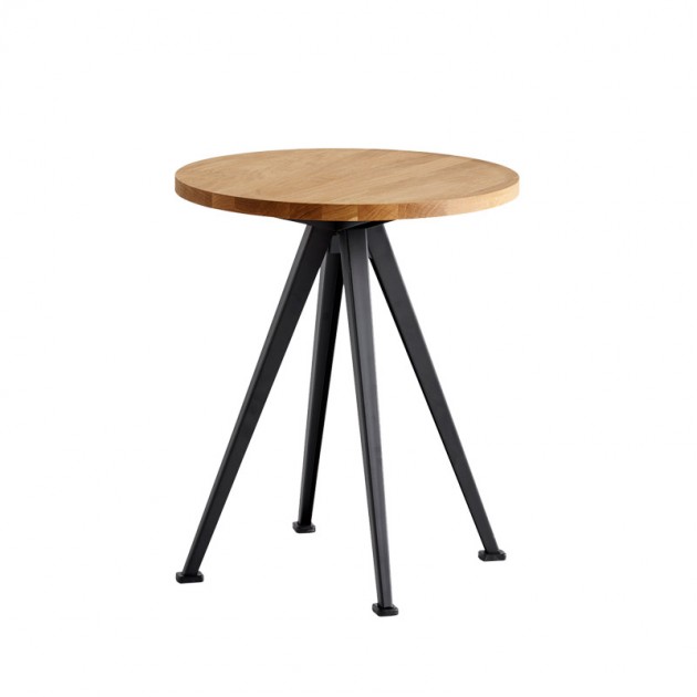 Pyramid coffee table roble aceitado y estructura negra diámetro 45,5 HAY