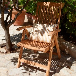 Silla Columbus Chair Skagerak by Fritz Hansen en el jardín